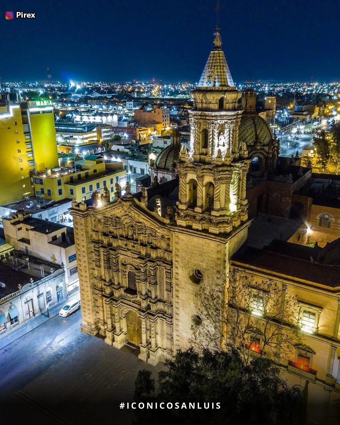 Templo del Camenl at night
